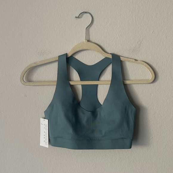 All In Motion Wireless Sports Bra in Green Racerback Small NWT - Picture 1 of 6